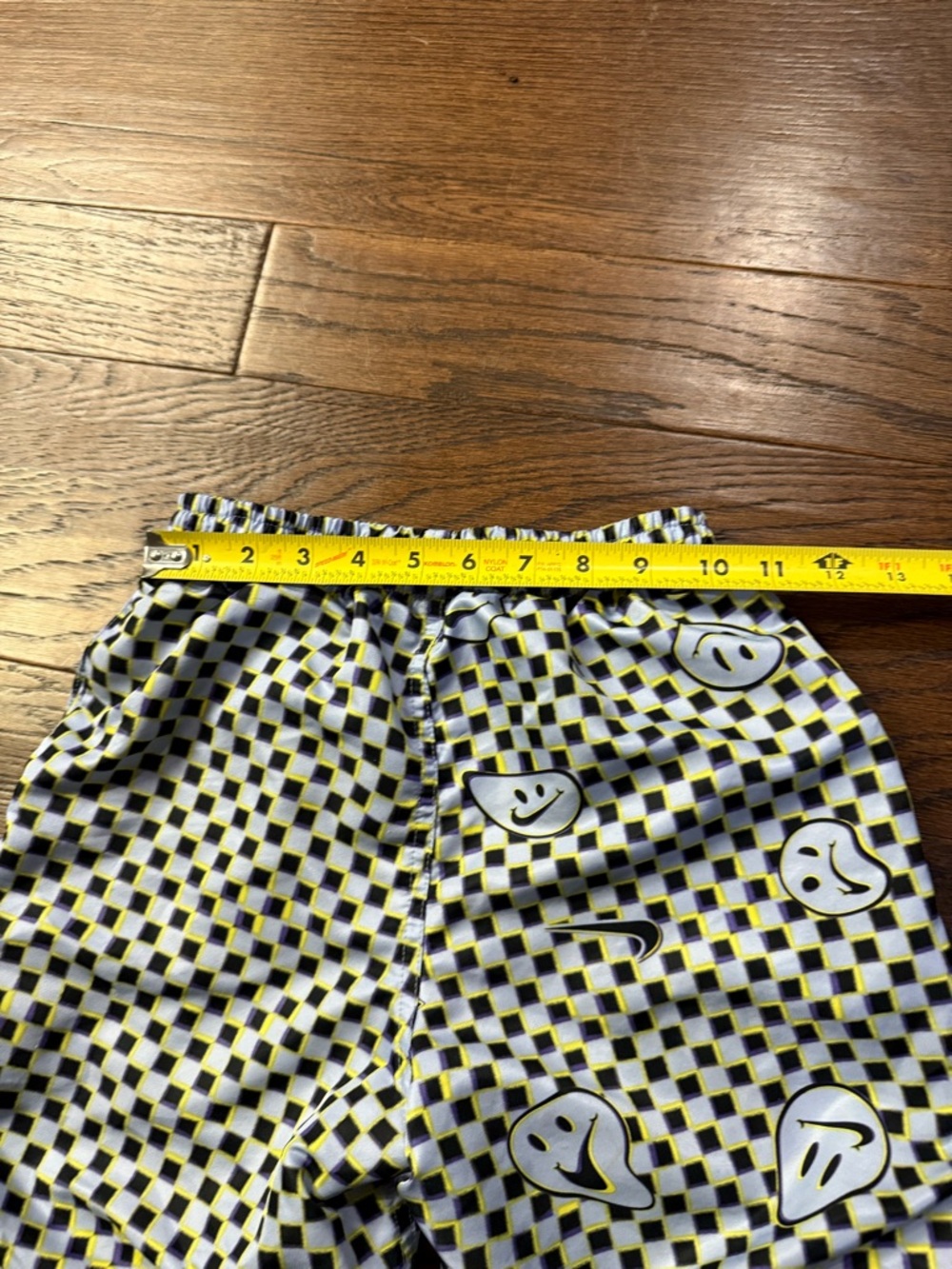Nike Black, White & Yellow Checkerboard Kids Swim Shorts size Medium (8-10) - Picture 6 of 7